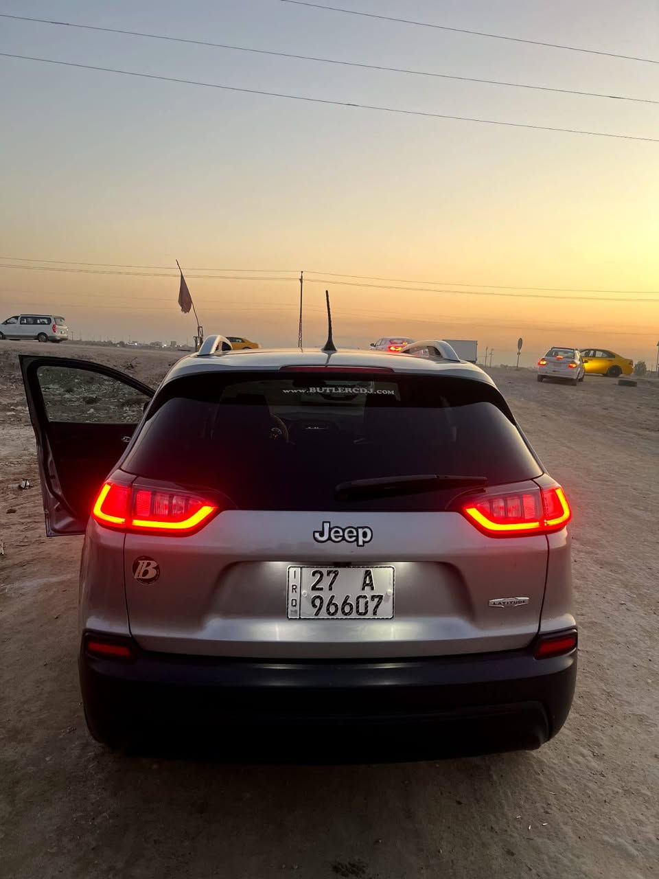 سلام عليكم
جيب بزون موديل 2019 
رقم انكليزي و سنوية جديدة حدادية جديدة امامية وخلفية مكينة 2400 اربعة سلندر ، ظربتها جدا بسيطة فوق اللايت الايسر فقط شبر 
السعر 135 وبيها مجال للشراي
ذي قار - سوق الشيوخ 
***********
