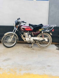 دراجة نارية • للبيع