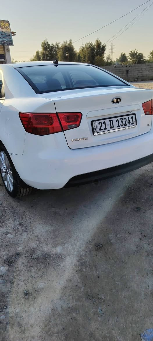 للبيع كيا فورتي 2010 وارد امريكي مكينه 2000 سياره ماشيه 117 ميل بأسمي سنويه لل 29 شرط تحويل  ضرر جامرلغ امامي صفحة السايق بدون دواخل سياره جاهزه كير مكينه تبريد تدفئه كهربائيات كلها شغاله داخل على وضع الشركه السعر 110  وبيهه مجال ***********
