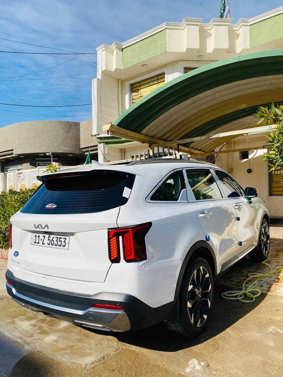 السلام عليكم سورنتو 2025 خليجي 
رقم بغداد انكليزي بسمي 
6سلندر ويل 20
فول مواصفات 
1.بنراما طكتين 
2.كشنات جلد بلادي 
3 .حساسات أمامي خلفي 
4.لد نهاري مع كشاف ضبابي 
5.تضليل كامل 
6.جنطه كهرباء 
7.بصمه ابواب 
8. كير ماوس 
9.مري شفط 
10. بردات خلفيه بلاديه 
11.شبعه راكب 
12.شاشه كبيره مع كامره دواره 
13. عداد الكتروني 
14. شاشه تبريد 
وبعد بيه هواي مواصفات 
واللسياره جديده واحلى من الصور بهواي 
سياره بيه بنيد مبدل فقط والباقي كفاله 
السعر 320 وبيه مجال 
الاستفسار ***********
