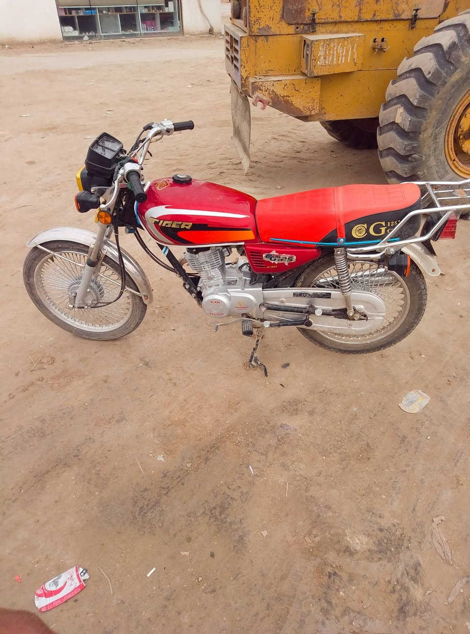 سلام عليكم دراجه تايكر وراق سكنر للبيع موديل 26 برغيي مامفتوح بيها بيع مستعجل ***********

