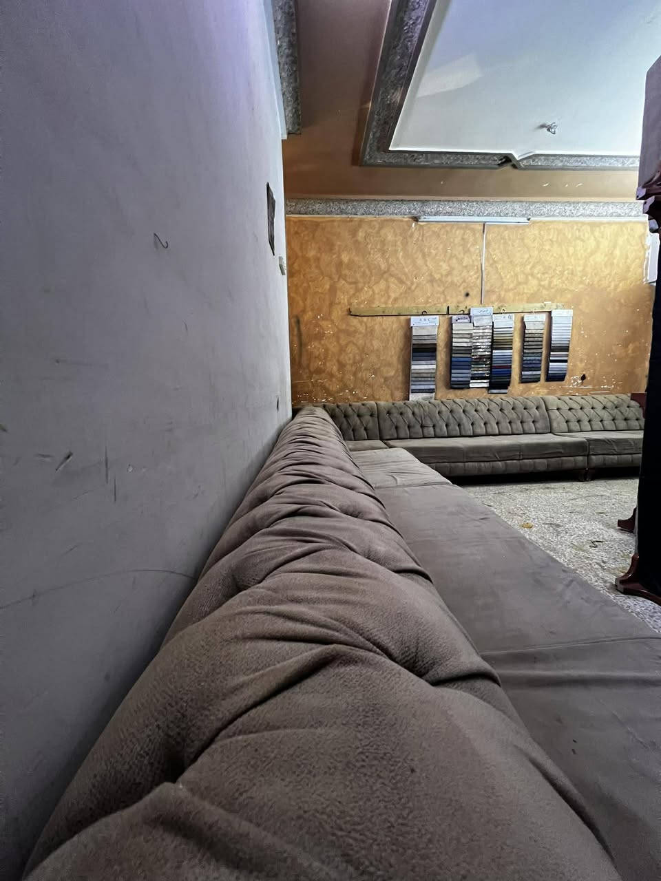 ديوان 9امتار حيل نضيف مابي اي عيب 
فقط المقعد يحتاجله تنضيف 
السعر 180 عنوان قادسيه الثانيه


**إذا كنت صاحب هذا الإعلان وتريد حذفه لأي سبب، رجاءا أرسل رسالة إلى الدعم الفني**