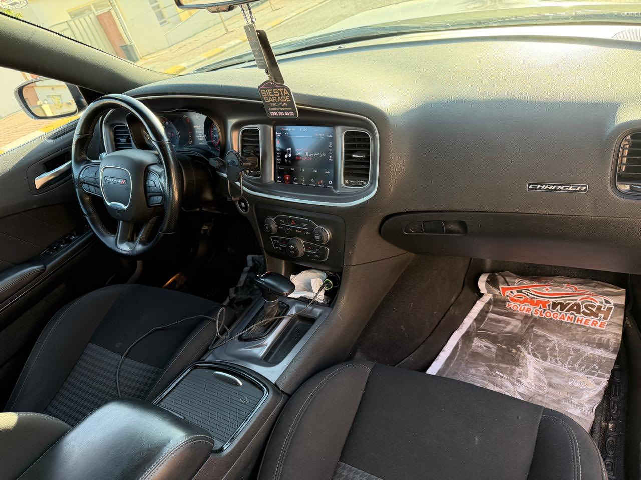 سلام عليكم اخوان عندي جارجر للبيع موديل 21 Rt
Rt 

57 الف ميل 

باب خلف سكن 

بونيت سرقة 

بدون ايرباك سعرها 245 بي مجال مكاني كوكوك ***********
