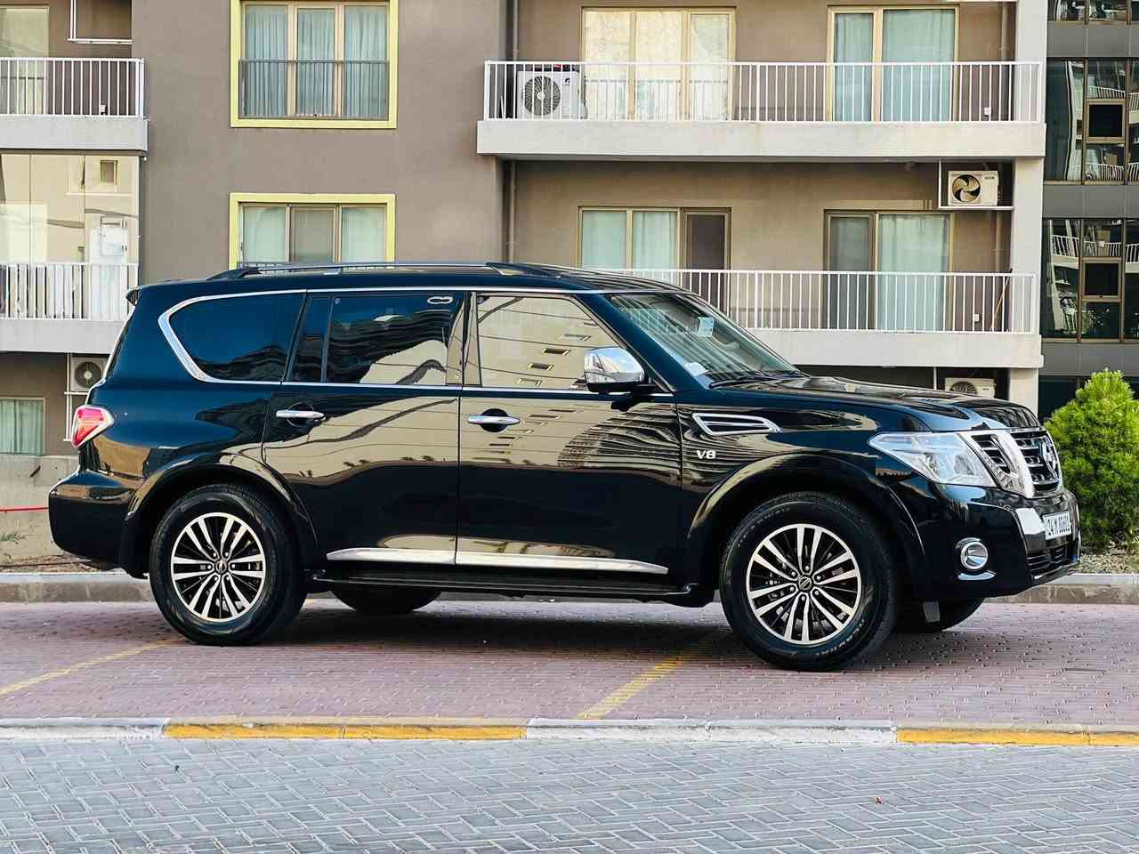 NISSAN ARMADA 2017 PLATINUM 
‎نيسان ارمادا بلاتنيوم فول مواصفات 2017 
‎🛑محرك 8 سلندر 5600 
‎ماشيه 61 الف  

‎ملاحظة : سيارة بيها فقط البونيد صبغ بدون دواخل بشرط 
‎🛑 :- {فتحة - رادار - 5 كامرات - فور ويل 4x4 - كشنات تدفئة و تبريد وخزن ميموري - سكان كهرباء و تدفئة - كشنات خلفية كهرباء و تدفئة - بصمة وتشغيل عن بعد - صندوق جك (كهرباء) - لايتات متحرك مع فرة السكان - شاشات خلفية - دواخل نسمو } بعد كلش هواية مواصفات 
‎🛑ملاحظة : سيارة جاهزة بشرط بدون اي نقص تخم تايرات جديد عليها
‎سنوی رقم هزە جدید 
‎السعر المطلوب: 210$💵$ور
***********📲
‎العنوان:السليمانية المعارض الجديدة السليمانية, العراق
