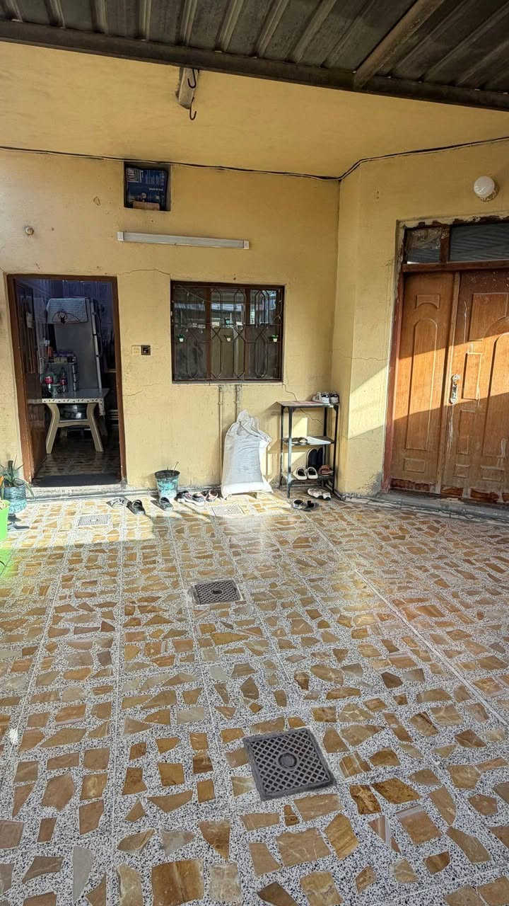 🌃 اللهم صل على محمد وال محمد 🌃
      🏫   🏫   🏫   🏫   🏫   🏫
              ⚜️ #بيت_للبيع ⚜️ 

☣️في الفلوجة 
☣️ حي التأميم
☣️قرب جامع احمد ابن حنبل 

⚜️المساحة : 160م 
⚜️الواجهة : 7.5م
⚜️النزال : 21م

طابق واحد وبيتونه غرف نوم وحده وصاله واستقبال ومطبخ 
وكراج واسع خدمات كامله 

 ⚠️ الشارع 🚸 : 8م  مُبلط 
⭕ السعر :  120 وقابل للتفاوض 
🧰⚖️ نوع الملك 🧰⚖️ : طابو صرف سند 
للاستفسار : مراجعة 
🥇#مكتب_الاقصى_للعقار 🥇
 للاتصال : *********** 📞☎️
واتساب : *********** 📞☎️
⭕التسلسل: 130
#عقارات_الفلوجة #عقار_للبيع #عقارات_الانبار #عقارات_العراق  #العقار #عقار
#العقار_للبيع #للبيع #بيع #بيت #بيوت #قطعة #قطع
#ارض #اراضي
#عقارات #عقارات_الاقصى
