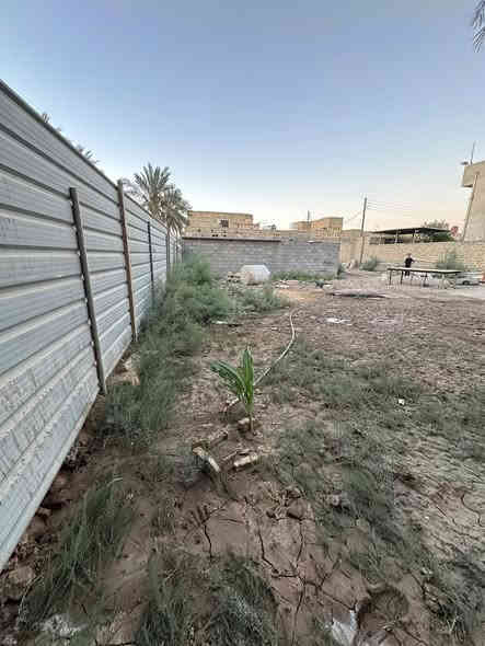 السلام عليكم 
قطعة ارض للبيع مساحة 418 متر طابو 25 زراعي 
متوفر الخدمات ( ماء - كهرباء - تبليط ) 
الموقع الأرض دوانم دور النفط 
للاستفسار الاتصال على الرقام الاتية:
***********
***********
