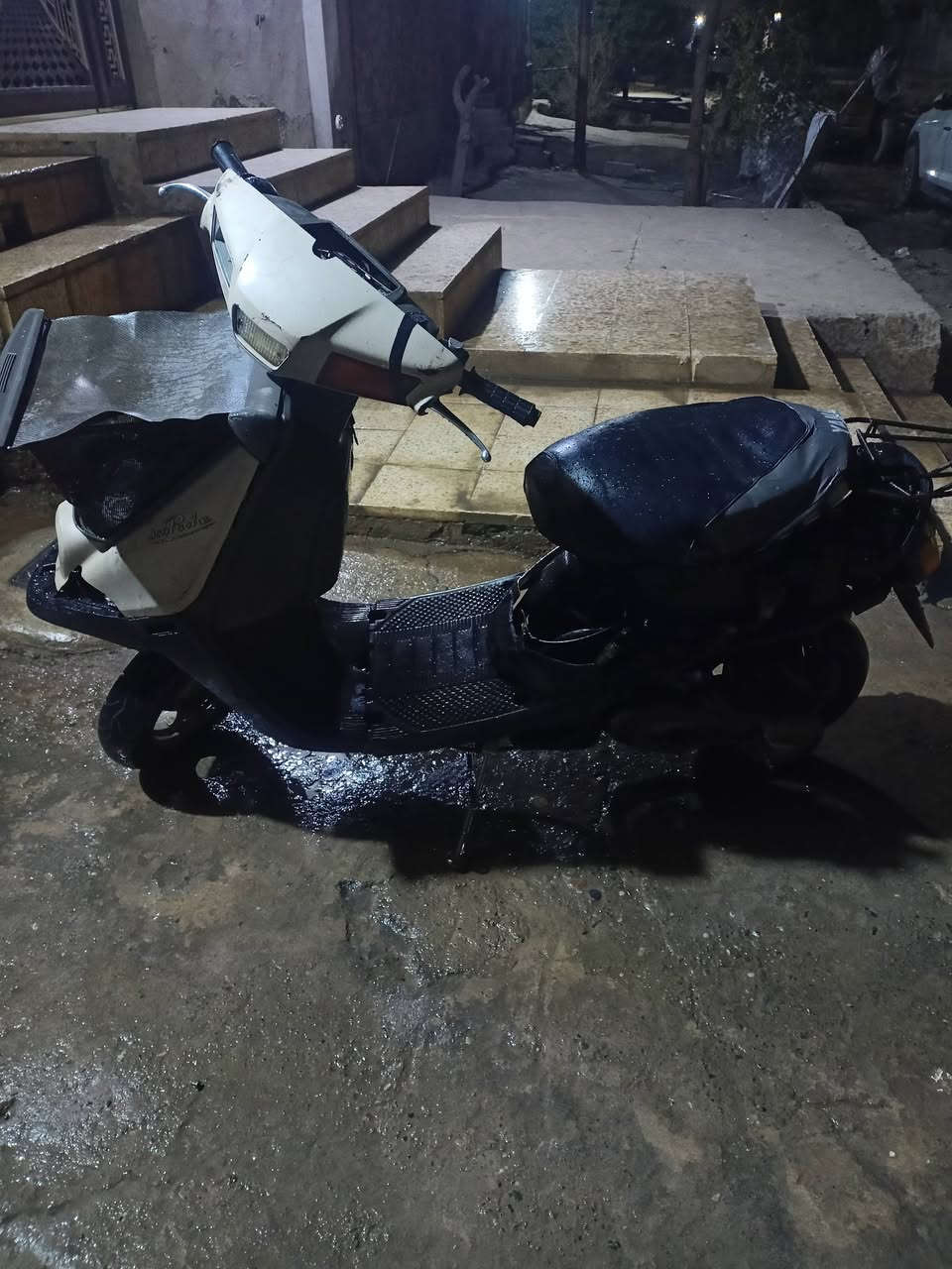 ماطور بزون للبيع كدام العين شرط تحريكه ومعدل مكاني موصل جانب الايمن سعرو 75 وبي مجال ***********
