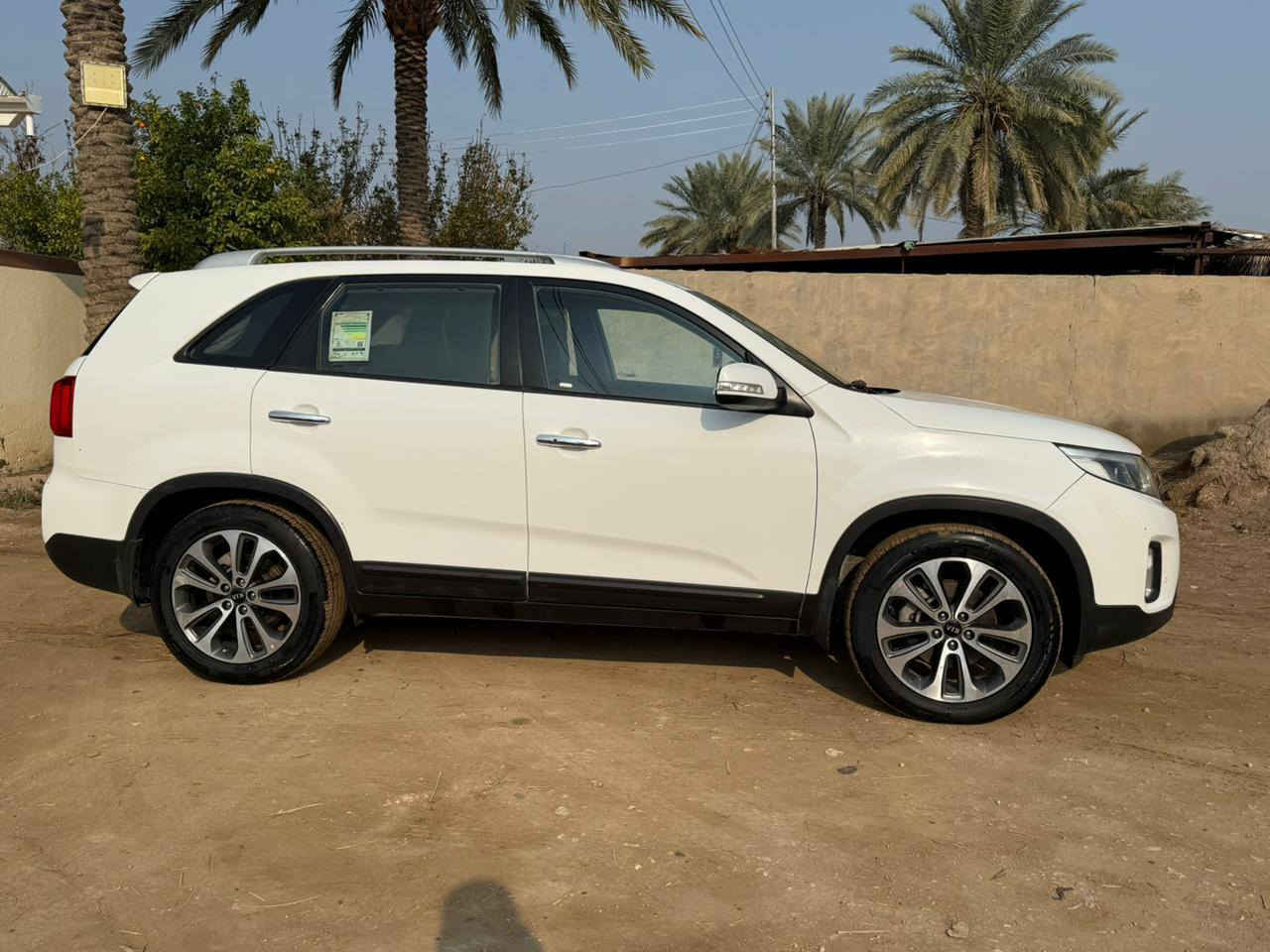 السلام عليكم
كيا سورنتو 2014 محرك 6 سلندر
فول مواصفات عده الفتحه
 مكفوله عده بارد بالبنيد 
ماشيه 125 الف حقيقي
سياره جديده كلش ما متعوب
سنويه جديده هزه جديده
مكانه بابل 
السعر 175 وبي مجال 
***********
