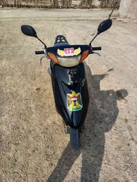 للبيع السعر 300