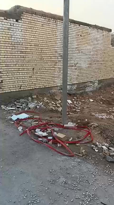 السلام عليكم يتوفر قطع اراضي للبيع مقابل مستشفى الكفيل نهاية شارع الجاير خلف حي الكرار نوع العقار سند 25قرار محكمه خدمات كاملة مي ومجاري وكهرباء وتبليط عرض الشارع الرئيسي ١٧ومدخل القطع ٩
متوفرة جميع المساحات وايضاً يتوفر بيوت المساحه ٥٠متر الاستفسار عن الأسعار ***********
***********
