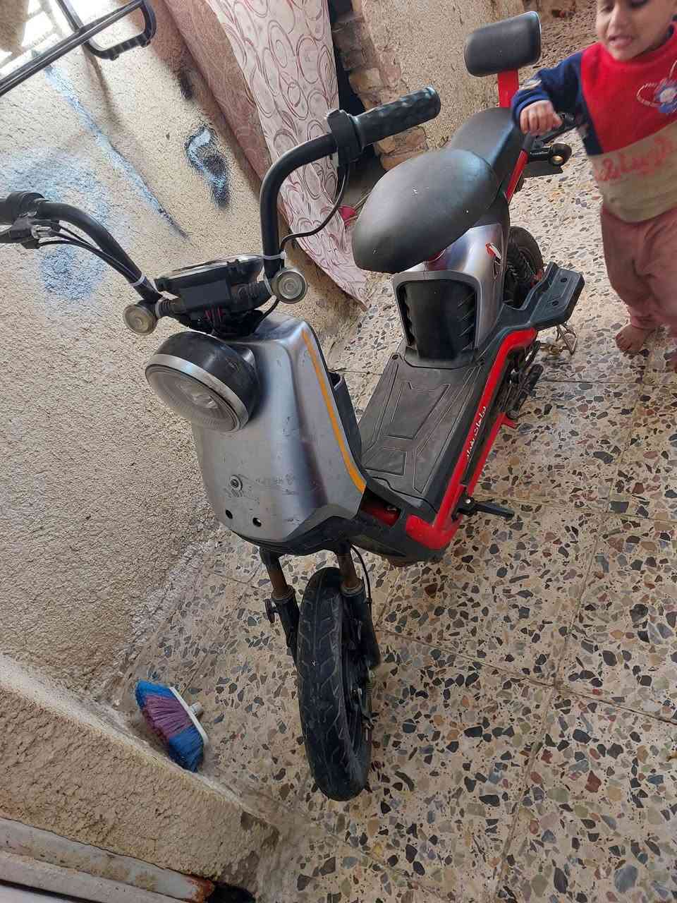 دراجه شحن فقط ضرر بتريات كامله كهربيات شغالات  قيم واخذ  ***********
