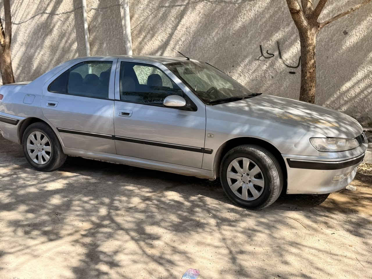 بيجو فرنسي 406 مديل 2001 رقم بغداد الجديد  سياره بسمي هزه جديده (مواصفات )مكينه  2000 نضافته 80 كير نضافه 100 تبريد ثلج تدفئه دوشمه تنته وبيبان وكشنات حساس لايت بالليل يشتغل وحده ماطور تحكم بل لايت بلادي ايبيس سياره بلاديه مابيها اي جطلات وصور البنيد مفتوح تشوف نضافت الحوض سياره بيها شخوط بسيطه وبيها ضربه من ورا شي بسيط داحجيهم حته من تخابرني لو تجي تعرف سياره الجاي عليها برده خلفيه بلاديه بردات ورا اني شادهم سياره نضيفه كلش عارضها ب 56 ورقه وبيها مجال مكاني بوب الشام قرب الاقواس مال حسينيه قرب الهزه رقمي *********** متواجد واتساب وعل خط فقط
