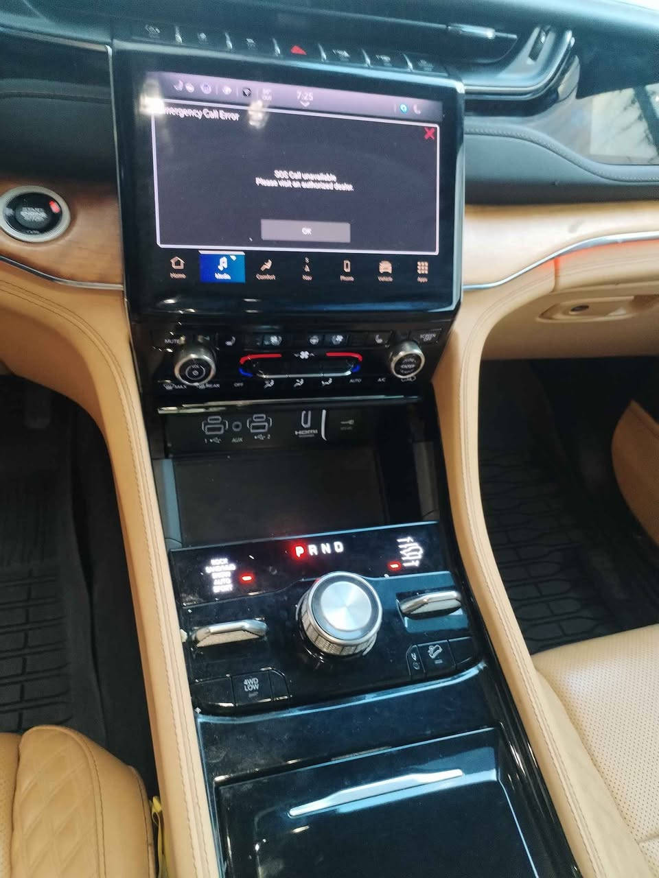 سلام عليكم جيب للبيع او مراوس حسب القناعة موديل 2023 حادثها جاملغ اوبنيد بدون داخل  فول السياره كل نقص مابيها 1 /1 مواصفات بدون رقم فحص مؤقت
سعر 28500 مكان بغداد حي العامل رقمي *********** Colombo, Sri Lanka
