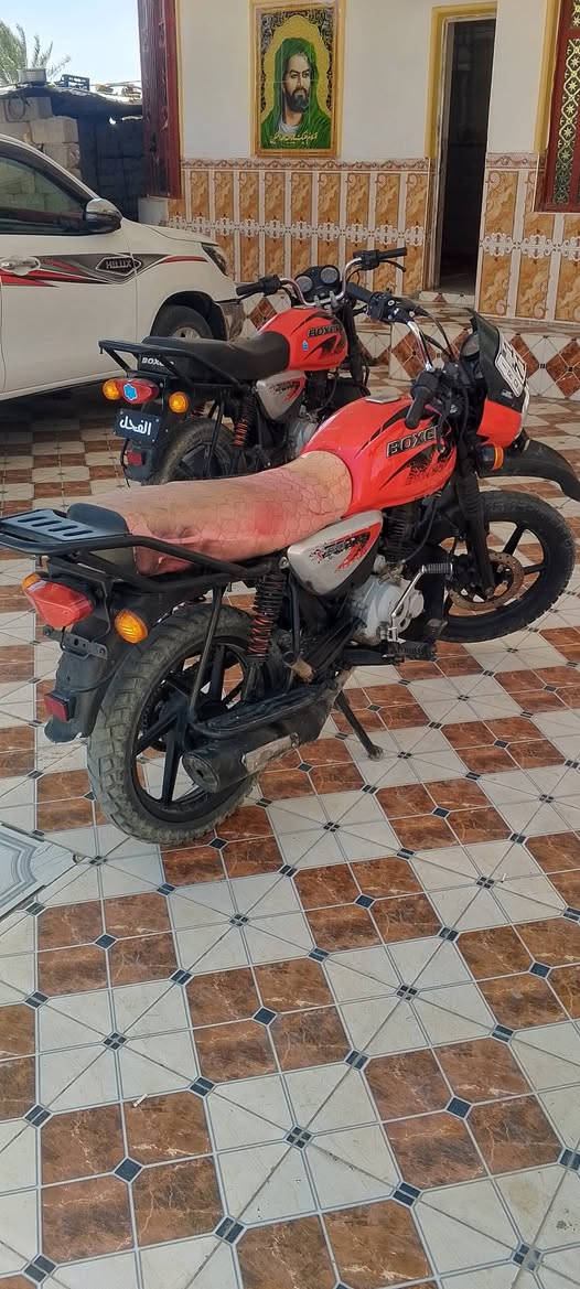 السلام عليكم بوكسر موديل 23للبيع رقم وسنويه بسمي تحويل ثاني يوم كهربائية شغاله بيه كم نقص عنواني البصره قضاء الدير رقم ***********

