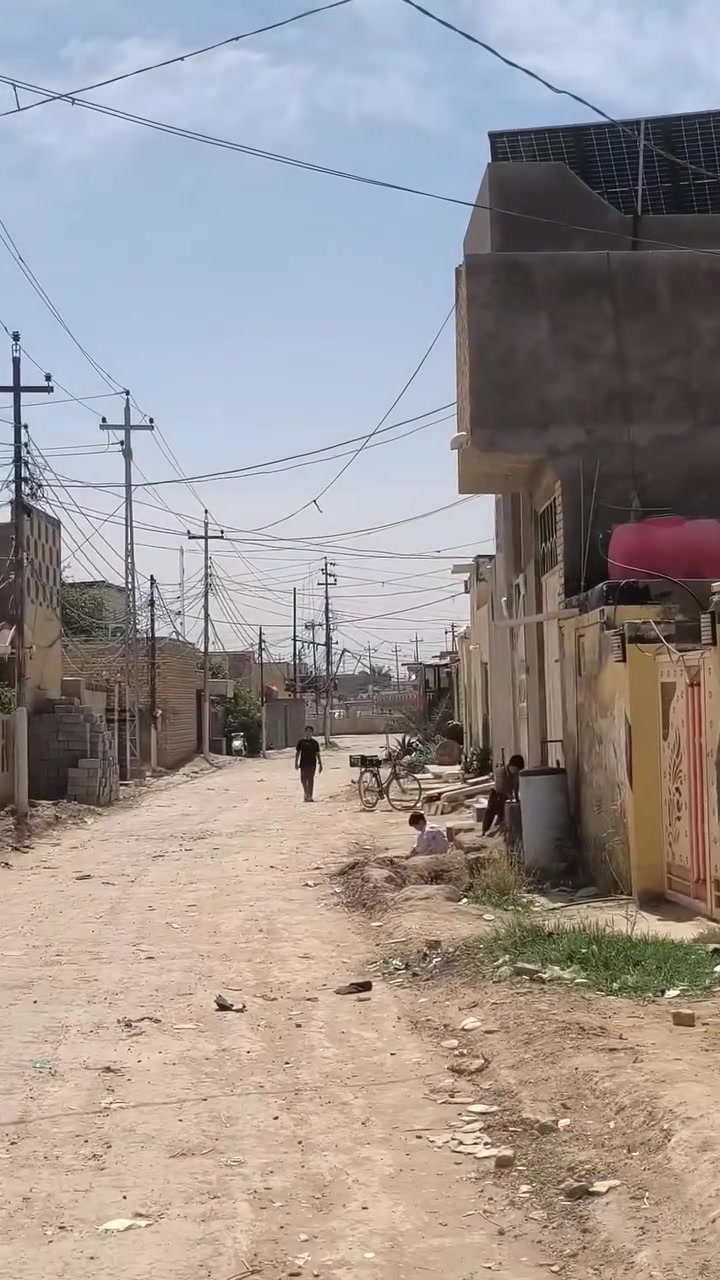 بيت للبيع – فرصة مميزة على الشارع الرئيسي

📍 الموقع: الديوانية – غماس، قرب جسر التمور وعلى الشارع الرئيسي، قريب جداً من الولاية

▪️ المساحة: 300 م²
▪️ الواجهة: 18 م
▪️ الطابو: زراعي سند 25
▪️ البناء: صب كونكريت – بناء سنة 2010 – نظيف ومرتب

تفاصيل البيت:

4 غرف نوم

صالتين

مطبخ

استقبال

منطقة سكنية ممتازة، موقع حيوي وقريب من الخدمات، وسعر مناسب جداً مقابل المساحة والموقع.

📞 للاستفسار: ***********
***********

تابعونا ليصلكم كل جديد
بيع وشراء العقارات – عقارات غماس
