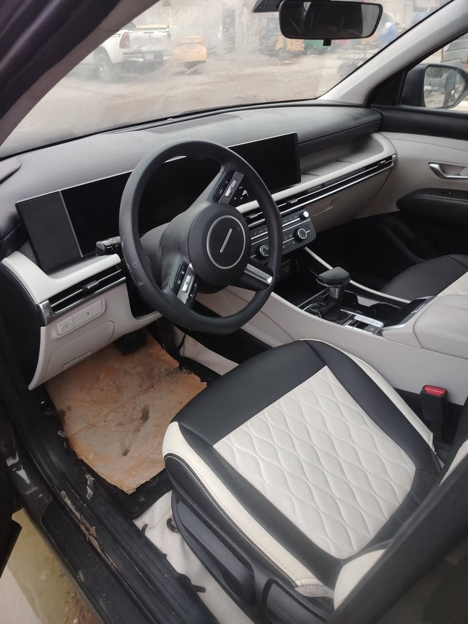 توسان 2025 معوقين 4سلندر مكينة 2500 GDI بعدهة ما مرقمة سيارة تبديل بابين فقط الايمن وصبغ نص السيارة مكينة مفتوحة ماشية الف كيلو زيرو السعر 125$ وبيهة مجال مكان السيارة بغداد مدينة الصدر *********** غير متواجد علفيس
