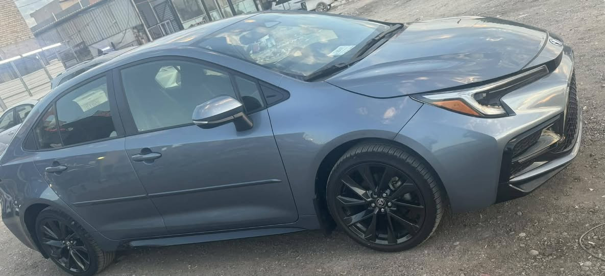 السلام عليكم للبيع فقط تويوتا كورلا هايبرد وارد امريكي موديل 2024 محرك 1800 المرغوب فئه SE حادثها موضح بالصوره فقط بارد بدون تبديل عده الدعاميه الاماميه الدعاميه الخالفيه اجتي نصها على الكشن الوره نفسها صلحتها وشديتها بدون صبغ السياره بدون شواصي بدون لغد السعر 165 مرقمه بغداد للاستفسار ***********
