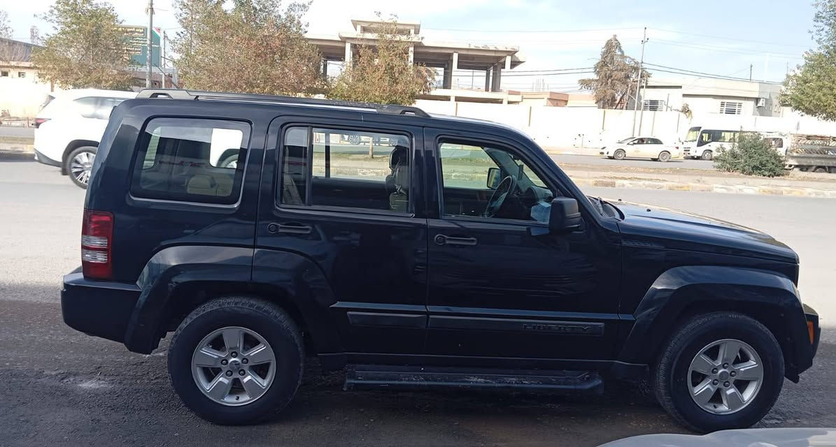 جيب ليبرتي موديل  2010

دبل اكسل 4×4
تراكشن
تبريد وتدفئه
تحديد سرعه
كشن كهربائى
ABS
رقم وسنوى جديد لحد 2028 
سيارة بسمي
4 تايرات جديده
كير و مكينةى بشرط 
صدر جديد
مكينة ٦ فور ويل 
نظام غاز تركي
كل شي بيها  بلادي وضع الشركة مابيه اي ضربه ولاصبغ ولاتبديل أربيل, العراق
