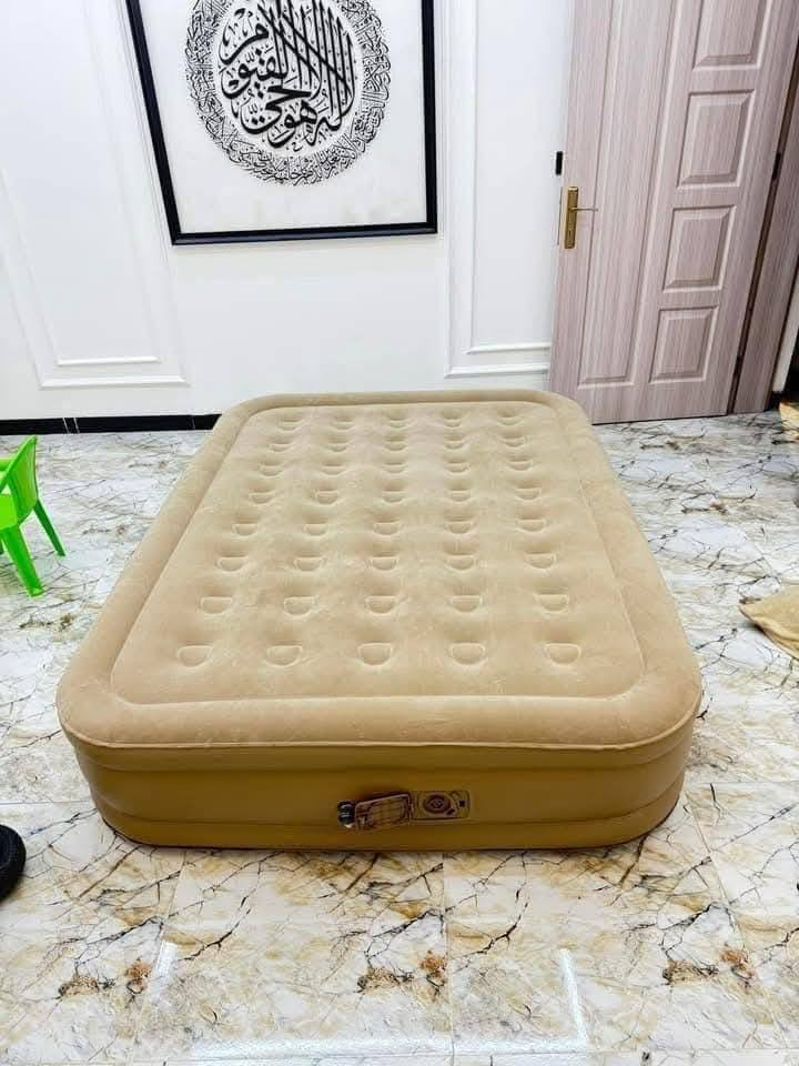 دوشك نفخ نفرين طبي جديد مفيد للسفرات والتخيم يتحمل وزن300 كيلو طريقة النفخ موطور هواء داخلي عل شحن سعره 50 الف  يوجد توصيل رقم واتساب ***********...
