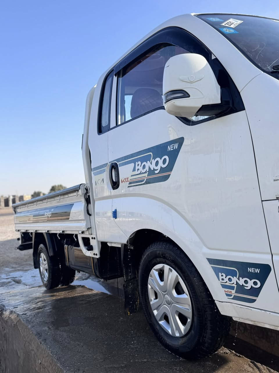 كيا حمل 2021. محرك 2700.  رقم واسط الانكليزي باقي بس تشد لوحات   مكان السياره واسط قضاء الحي 
رقم صاحب السيارة ***********
