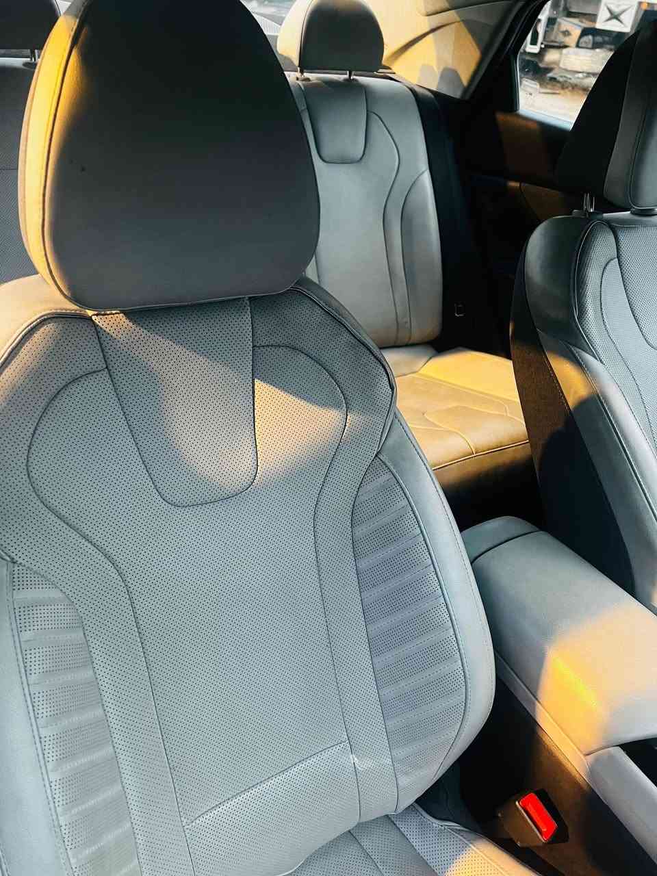 النتر2023🇱🇷 هايبرد
فول1/1🔥🔥
 اللمتد Limited#
حادث سياره / بابتين ليمنه من امريكا مو هنا وبل عراق فوك الرقم بل جنطه بارد 
 
 مواصفات لمتد limited
بصمة تشغيل ابواب وصندوك
فتحة سقف ( سلايد روف ) 
🔹رادارات 360 درجة ( امامي جانبي خلفي ) تمنع التصادم الامامي والجانبي والخلفي
🔹التحذير عند فتح الباب 
🔹تحكمات ستيرن 4 جهات 
🔹دشبول شاشة 4 وضعيات للعدادات
🔹 3 وضعيات قيادة ( عادي سبورت ذكي ) 
 🔹مثبت سرعة ذكي ( التحذير عند مغادرة المسار )
‏🔹Auto Hold التوقف لفترات قصيرة
🔹الهاند بريك بصمة
🔹شاشة بلازمة حجم كبير لمس تدعم نظام الابل كار بلي والاندرويد اوتو بدون كيبل يربط التلفون واير ليس و GPS  
🔹شحن واير ليس 
🔹ويل كب ١٧ مميز 
🔹نظام الصوت Bose عدد السماعات 8 ‏‪
🔹تشغيل عن بعُد 
🔹دخول ذكي عند الاقتراب 
🔹لايت لد 3عدسات وسكنات لد 
🔹كشنات جلد السايق كهرباء 
🔹نقطة عمياء
🔹تدفئة بالكشنات
🔹 لد متغير الالوان لون على طول الدشبول
🔹تحديد مسار وقيادة ذاتية  ورادار امامي 
🔹مانع انزلاق 
رقم بغداد الجديد بسمي
 مكان سيارة بغداد 
سعر160وبيها مجال للشراي
اتصل ***********
