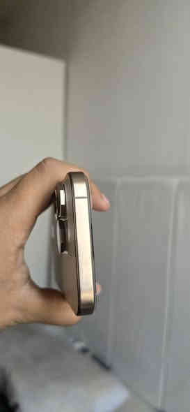 للبيع ايفون 16 برو 
التخزين: 256 كيكا بطارية 99‎%‎
الحالة: مستعمل شبه جديد
اللون: صحراوي
السعر: 750 
الموقع: بغداد
 التواصل: وتساب فقط وتساب  ***********
والله جديد بس عندي ايجار وراح ابيعه
