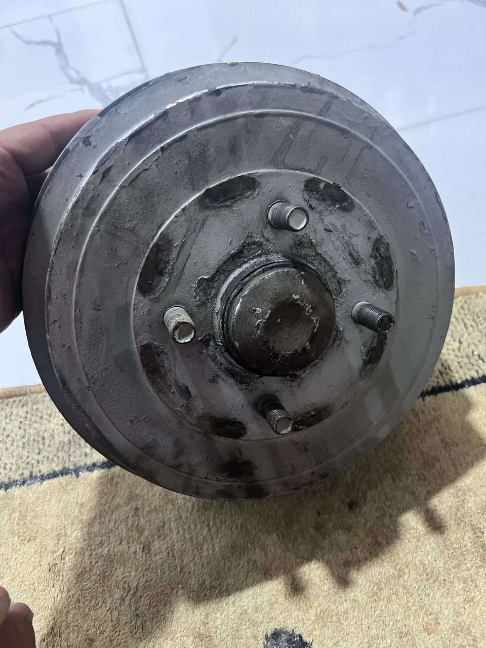 السلام عليكم افلنجات تفصيخ اصلي كامل نقصهه بس بنزات سعرهن مناسب ***********
