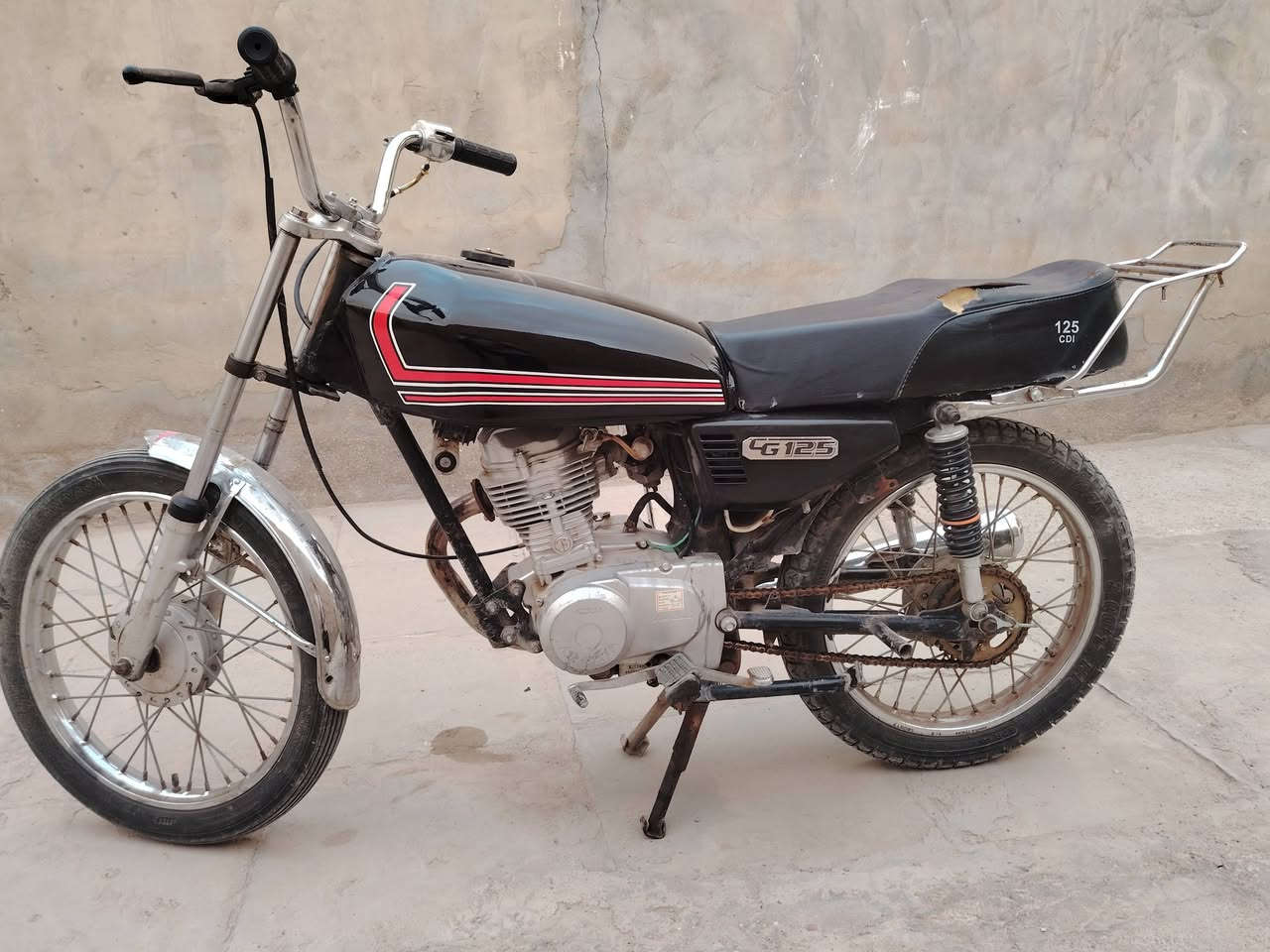 دراجه ارشه البيع 
واسط الصويره الشراي يجي خاص 
سعر 300


**إذا كنت صاحب هذا الإعلان وتريد حذفه لأي سبب، رجاءا أرسل رسالة إلى الدعم الفني**