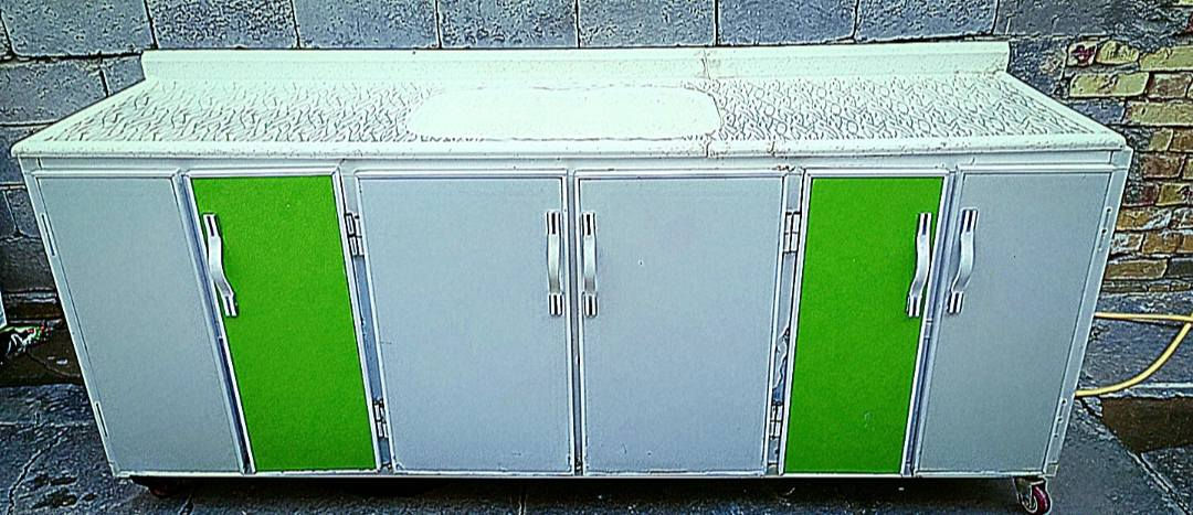 ثلاث نقاط سنكي مرمر مترين ونص كامل نظيف للبيع تزقام السعر 125 طباخ كريازي الاصلي نظيف كل شيء ما بيه على الفحص السعر 200 قفل بالشراي ينتصل ما متواجد على الفيس ***********
