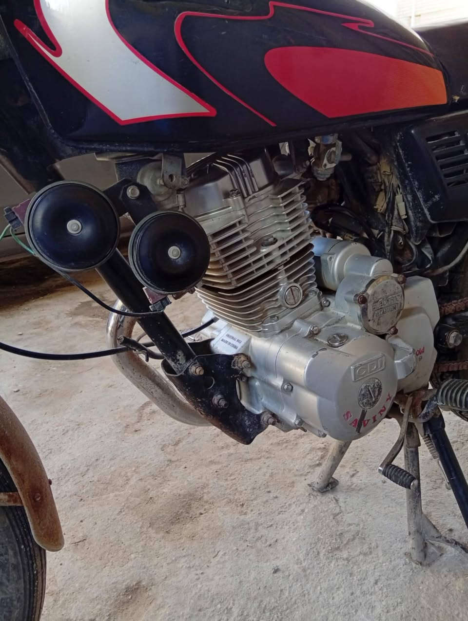 دراجه سافان 5كير . سلف شغال نضيفه 
كهربائيات شغاله كله ..كلك مكفوله من السرقه 
***********...سعر 250 وبيه مجال كربلاء الحسينيه
