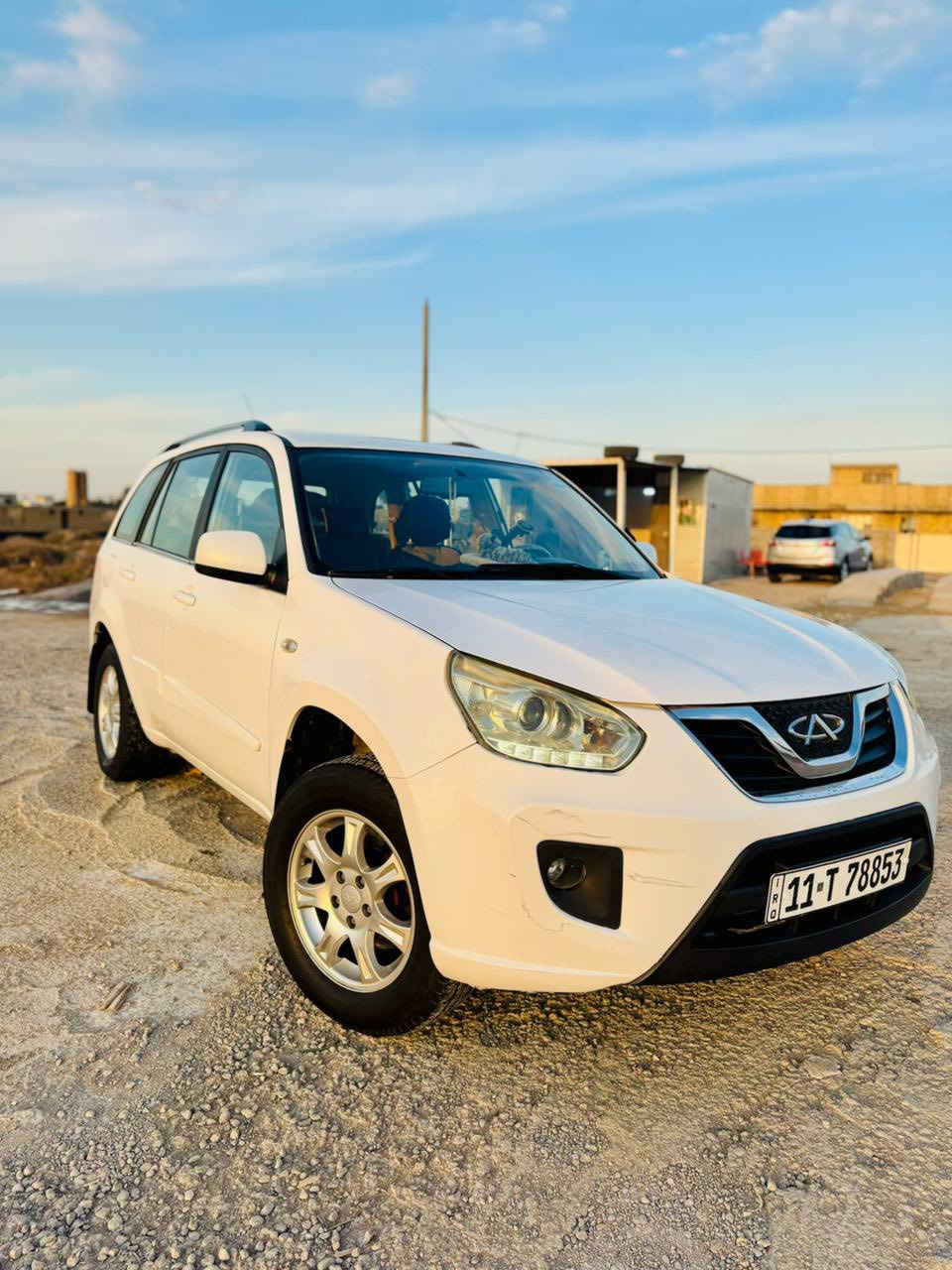 السلام عليكم 
سياره تيكو للبيع 
موديل 2015 رقم انكليزي بغداد بأسمي 
محرك وكير كفاله وتدفئه وتبريد شغال 
فول مواصفات تحكم ستيرن شاشه تاب كأمره 
مثبت سرعه السياره ماشيه 125 الف 
برغي مامبدل بيهه على وضعهه السياره 
سوناره بل منشور سعرهه 78 وبيهه مجال
مكاني واسط كوت 
***********
