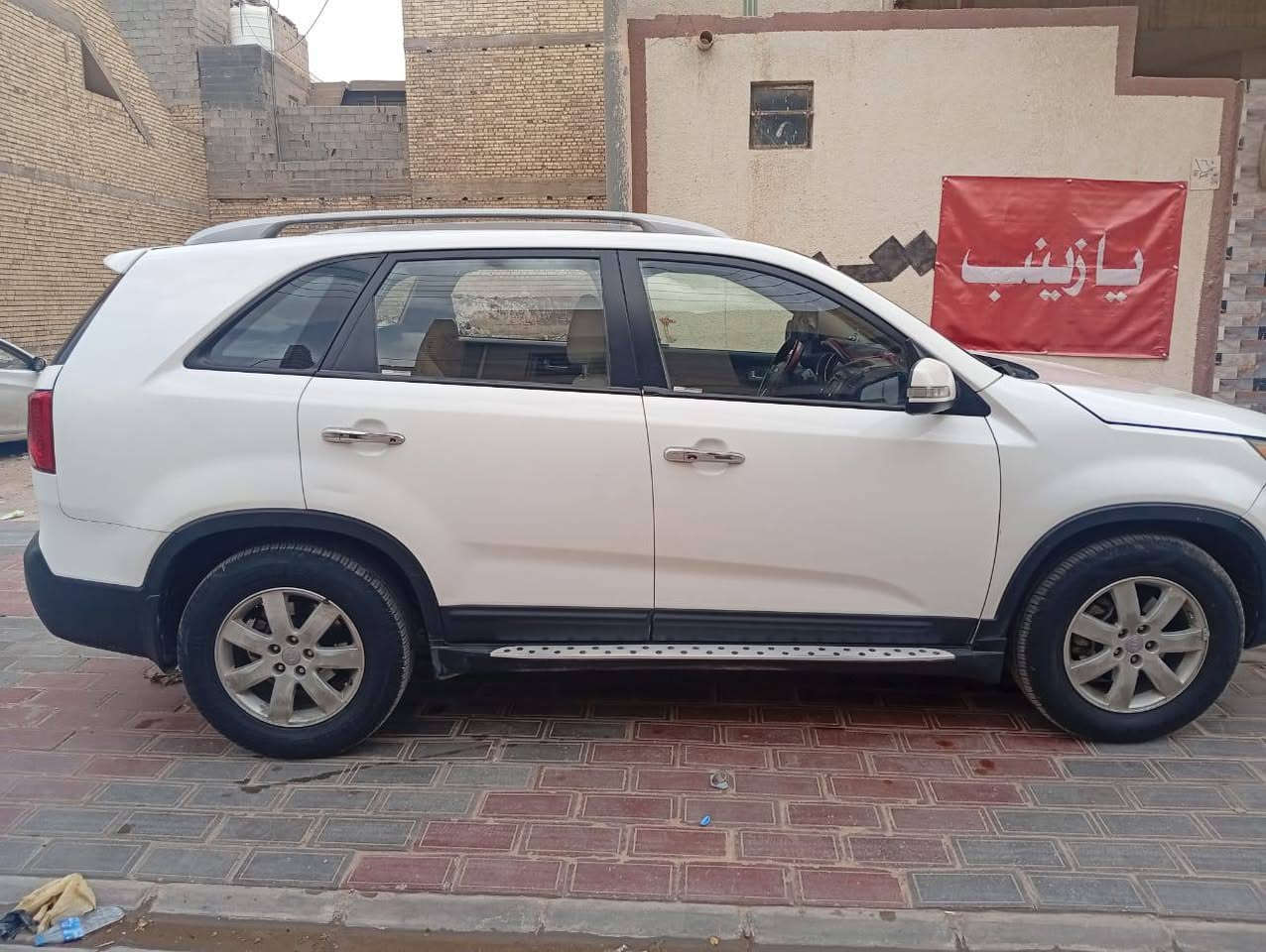 السلام عليكم
سياره سورنتو موديل ٢٠١٢ سياره كلش نظيفه وارد خليجي مكفوله من الصبغ والضربه بيه بس بنيد مبدل بنوراما تخم تاير تبريد تدفئه رقمه سليمانيه الانكليزي ثاني يوم مدوار محرك دوش 4 سلندر  السعر ١٣٥وبيه مجال قليل رقم الهاتف ***********
