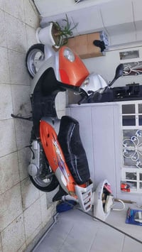 سرعتها  140.  السعر.   ٢٥٠.  وبيها مجال بالسعر.  الصناعه صيني كلشي بيه...