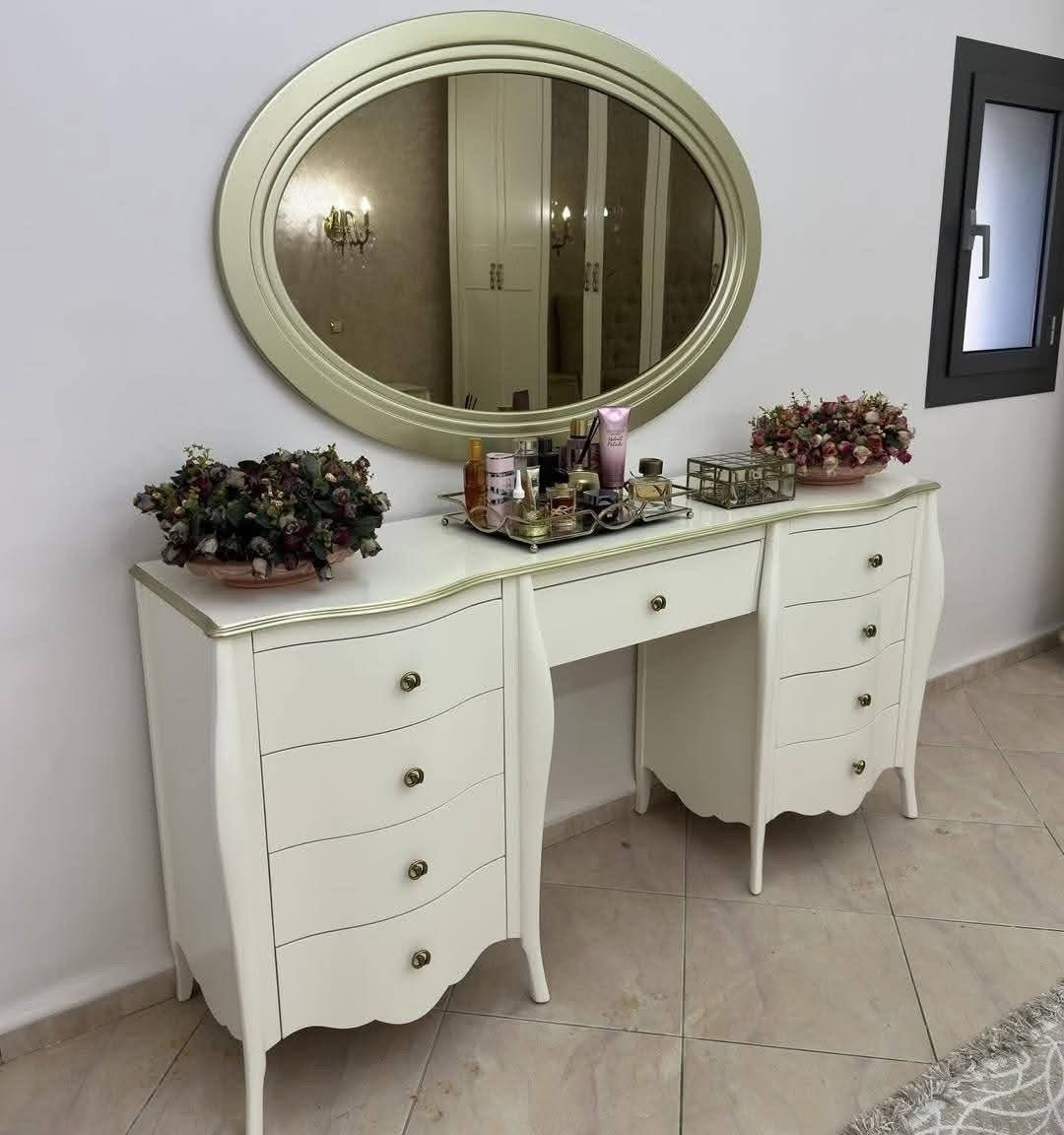 صباح الخير والعافية زبائنا
غرفة نوم الالون ابيض نشاءالله تنال اعجابكم 
للستفسار مراسلة الصفحة واتساب ***********
العنوان بغداد الدورة نهاية شارع الصحة مجاور كلية كلكامش معرض بيوتنا للاثاث العراقي
