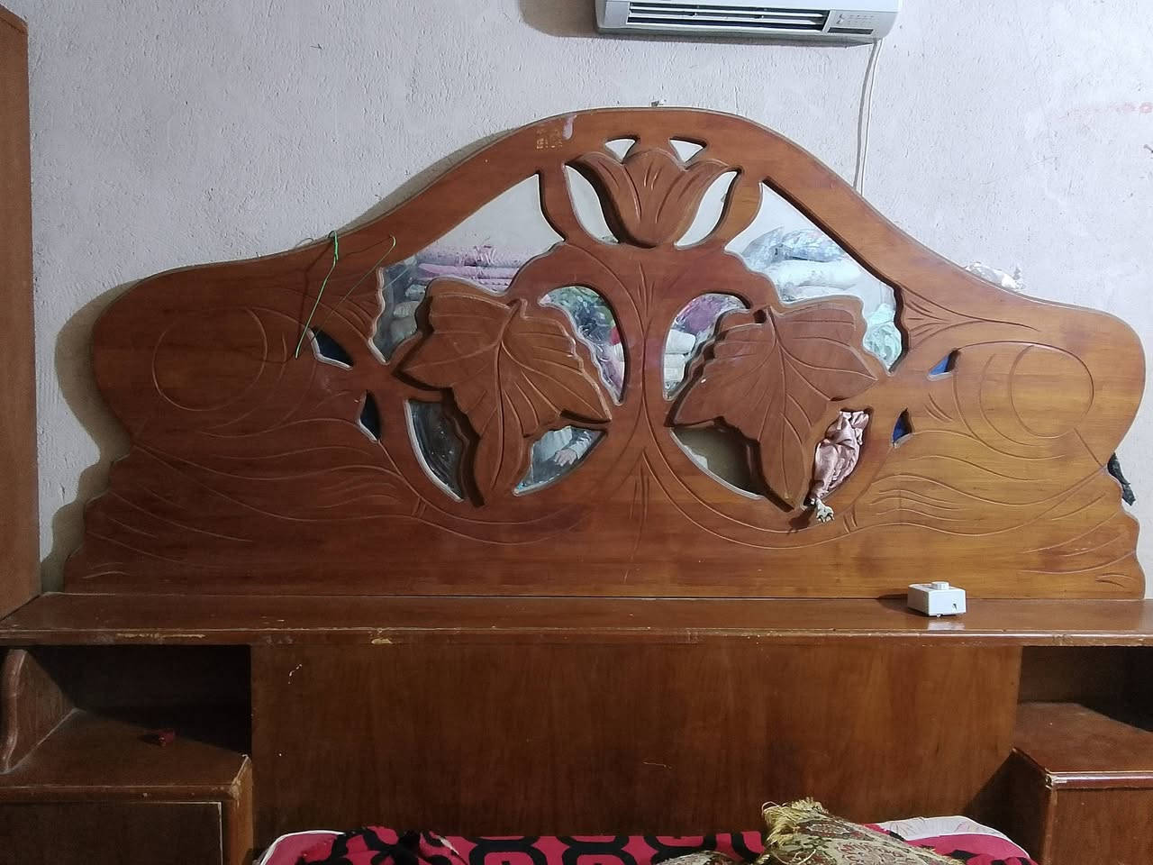 سلام عليكم غرفة خشاب البيع كامله وجديده كلش خابر وتدلل رقم الهاتف***********
