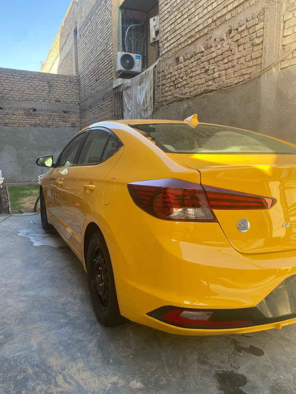 السلام عليكم
النترا للبيع فقط ٢٠٢٠كيرATمحور درجه اولئ مكينه ٢٠٠٠

حادث السياره قبق جنطه فقط مبدل بلادي بدون دواخل 

البجم كبس برغي ممفتوح بيه مكينه كير خير من الله على وضع الشركه صدر جديد تايرات جدد مدوشمه عام درجه اولئ

منظومة غاز السياره نص فول صبغه جديده قبل سبوعين طلعته من الفرن السياره جديده بمعنئ الكلمه السياره جاهزه كبل لشارع وبشرط السونار ومسول عن كلامي غير إلي ذكرته اني خسار رقم الشاصي مرفق بل منشور 

بيه تقرير فقط السياره امريكيه ليبل واحد ماعده الجنطه

مكان السياره بغداد البياع حي العلام 

***********   السعر ١٣٠وبيه مجال شي قليل حك العمله
