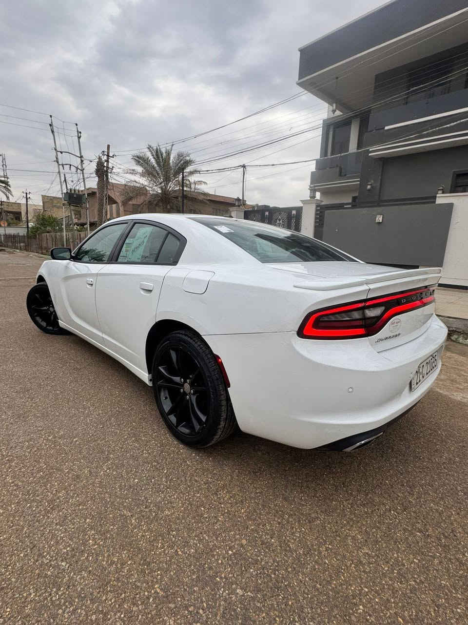 السلام عليكم 🫡
جاجر 2015 كلين 
مكفوله كفاله عامه  
مواصفات سيارة نص فول 
سيارة جديدة بمعنى الكلمه 
مكينه 3600 وضع شركه 
كير طيارة 
صدر امامي خلفي جديد 
تخم تاير جديد 
كشن سائق كهرباء 
تبريد ثلج على وضع شركه 
حساسات خلفيه 

شاشه وكامرة دوارة 
رقم شمالي تحويل ثاني يوم 
رقم سنويه هزة كله جديد
سيارة جديدة بمعنى الكلمه  سعر السيارة 194 وبيها مجال 
مكان سيارة بغداد الزعفرانية 
***********
