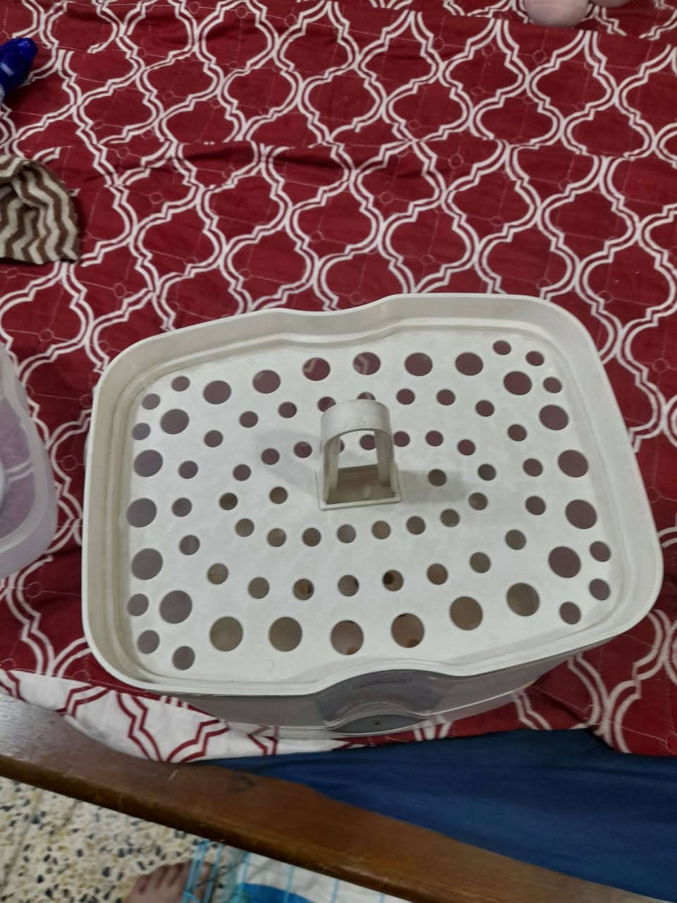 السلام عليكم ورحمة الله وبركاته معقم مميات جديدة مستعمل قليل جدآ السعر 30 للستفسار من *********** واتساب
