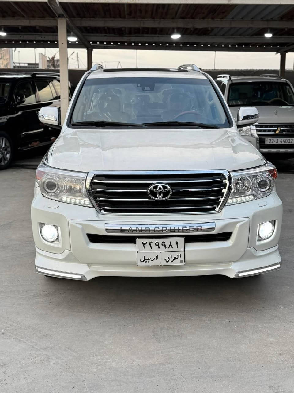 سلام عليكم 
لاندكروز 2010  ابسعر مناسب 

مكينه 6 سلندر ابلاديه ما مفتوحه
ماشيه 215 
السياره بيها جاملغ أمامي مصبوغه أو باب خلفي بدون أي د اخل 
السياره جاهزه من كلشي فقط السنويه منتهيه جاهزه لتحويل أو وكالة
تخم تاير جديد بيها 
مكاني البصرة معرض الرفدين  السعر 268
ممكن امروس ايضآ  أي استفسار حاظر ***********
