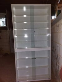 فوترينة موبايلات للبيع  السعر ١٧٥ الف وبيها مجال  07704058537