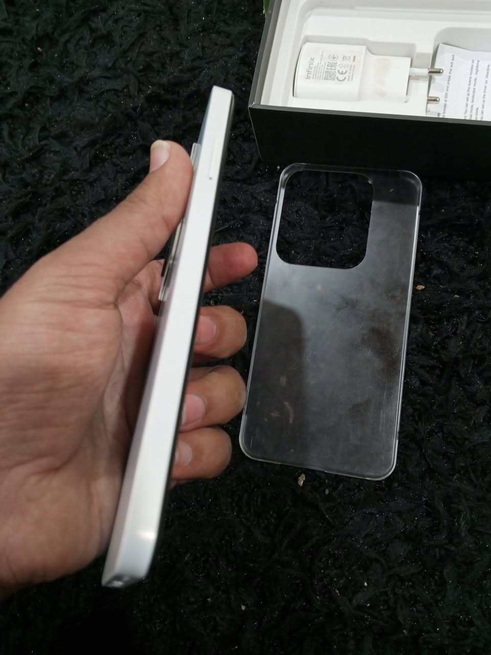 انفنكس هوت 40برو
وجبه ثانيه ذاكرة 256رام16
بصمه مدمجه بالشاشه جهاز جديد كارتون شاحنه كڤر كامل مراوس حسب القناعه ***********
