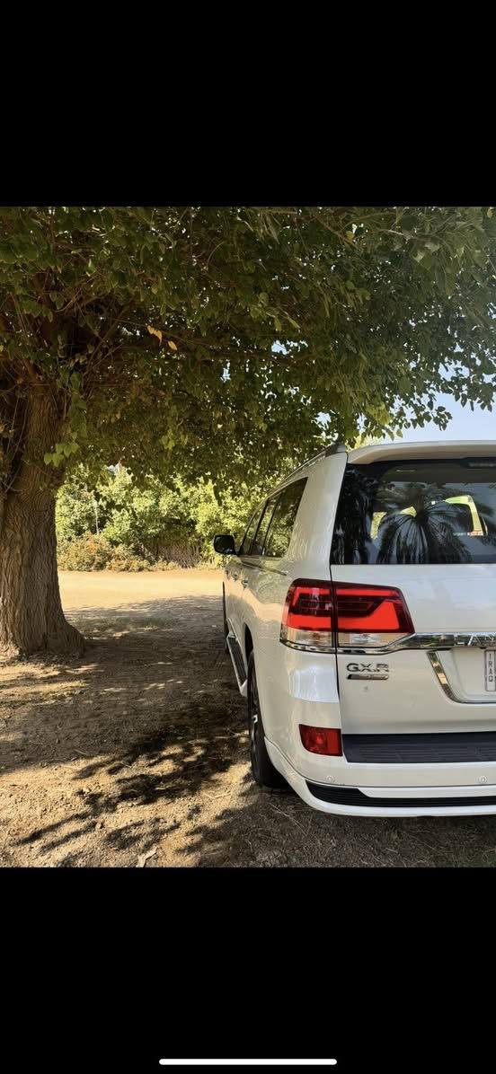 🔹 للبيع: تويوتا لاندكروزر 2021
🔹 لون: [ابيض صدفي

🔹 الممشى: [26حقيقي 

🔹 الحالة: ممتازة 

🔹 الصيانات كاملة وكاملة الوكالة

🔹 السعر نهائي/قابل للتفاوض الجاد فقط

📞 للتواصل: [***********

فول موصفات 1/1 

�
