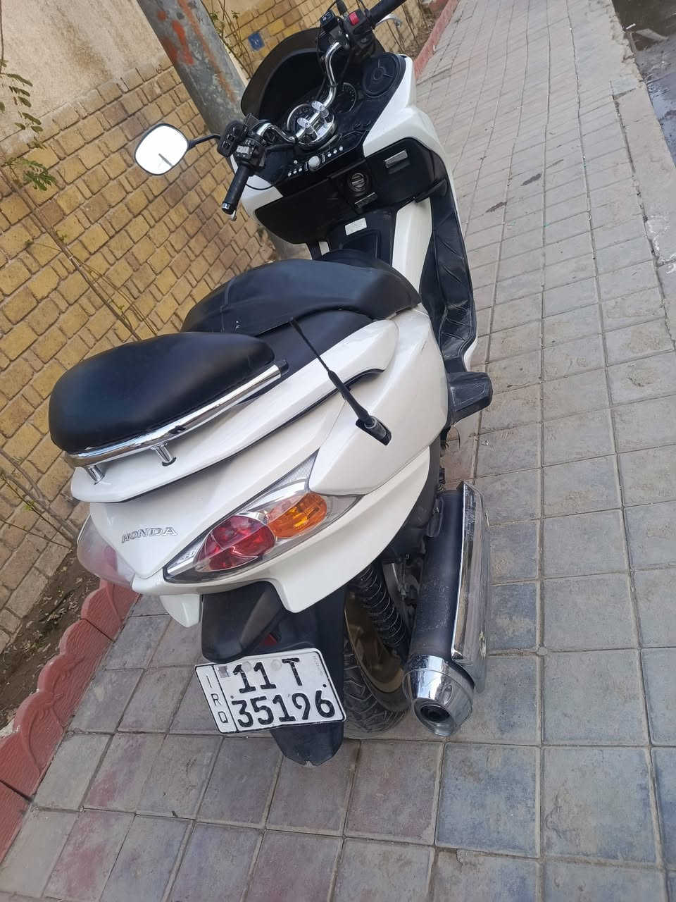 سلام عليكم دراجة للبيع فوزة 0/10فول مواصفات  رقم نكليزي لستفسار ***********
