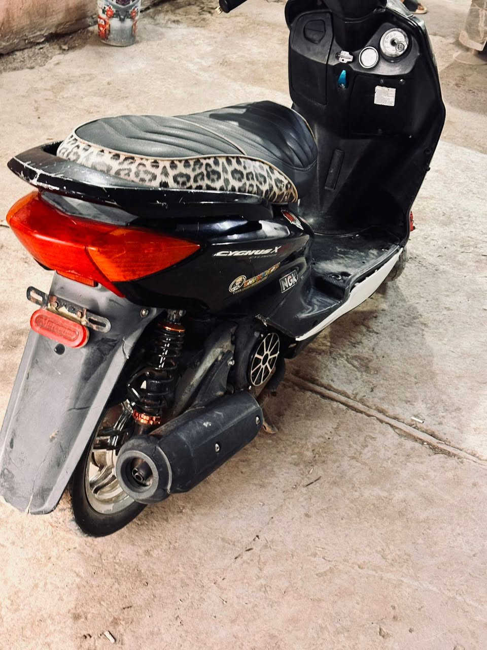 سلام عليكم دراجه سكنس نثيه متروسه تزويد ومكينه بلادييي شلعه ومعدل فولل كهربائيات كلها شغاله نكره سلف بكل وقت دراجه نقصها فقط كفرات تعبانه ولباقي كله جديد وبلادي 

التزويد....
  
ويل كب نيكل مختلف شلع 

صدر أمامي مختلف 

صدر خلفي RBM

يدات بريد وبانزين NCY

شيال مكينه NCY

فج وصينيه فرندو 

كلجات امامي وخلفي WF

قبق كلجات KOCO

قبق فلاوين مختلف 

وبيها تزويد هواييي بعد تجي وشوفها بعينك 

850 وبيها مجال قليل كلش لن اذه تحسب التزويد الي بيها فوك سعرها 

رقمي .. *********** واتساب موجود هم 

الشراي يتصل وبي خير ويدلل
