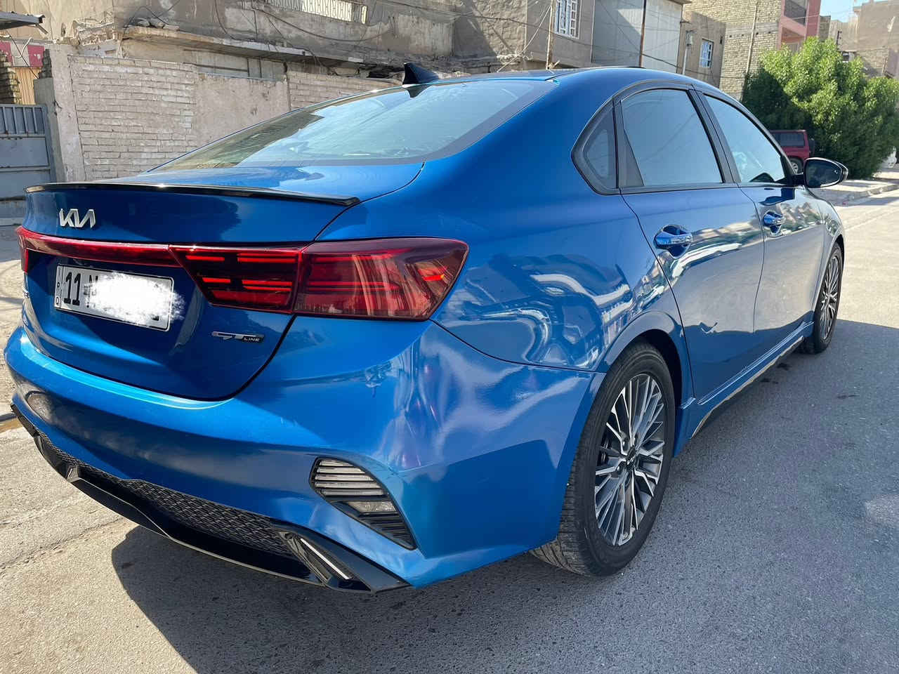 السلام عليكم فورتي (جيتي لاين )
موديل 2022 
  مكفوله كفاله عامه من صبغ بدون ايرباك 
رقم بغداد جديد سنويه جديده بأسمي 
فول مواصفات 
حساسات 
رادرات 
توقف ذاتي 
تحديد مسار 
ثلالث انضمه قيادة 
سايد بريك بصمه 
بصمه أبواب و بصمه تشغيل 
تشغيل عن بعد 
سلايت 
محرك2000 دوش 
ماشيه 66
مكان سياره بغداد
الاتصال على رقم *********** واتساب
