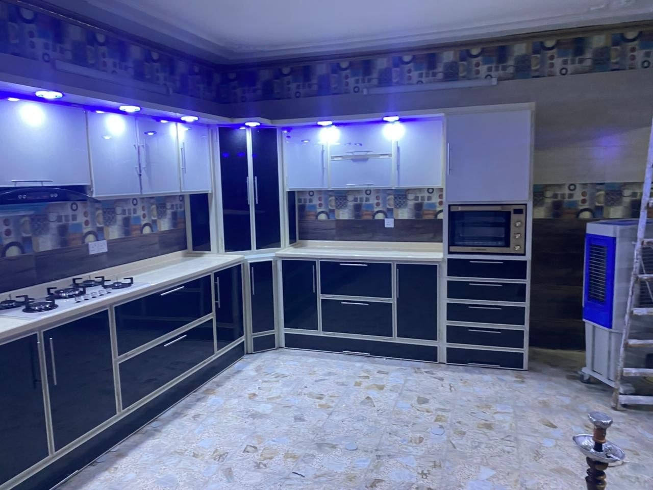 #الجبل_للعقار 
للبيع منزل المساحة ٣٠٠ طابو ملك صرف واجهة ١٢ نزال ٢٥ ترميم ٢٠٢١
يحتوي على ٦ غرف نوم وصالة كبيرة ومطبخ حار وبارد 
كراج يتسع سيارتين وحديقة
للاستفسار الاتصال ***********
العنوان بغداد حي الجهاد
