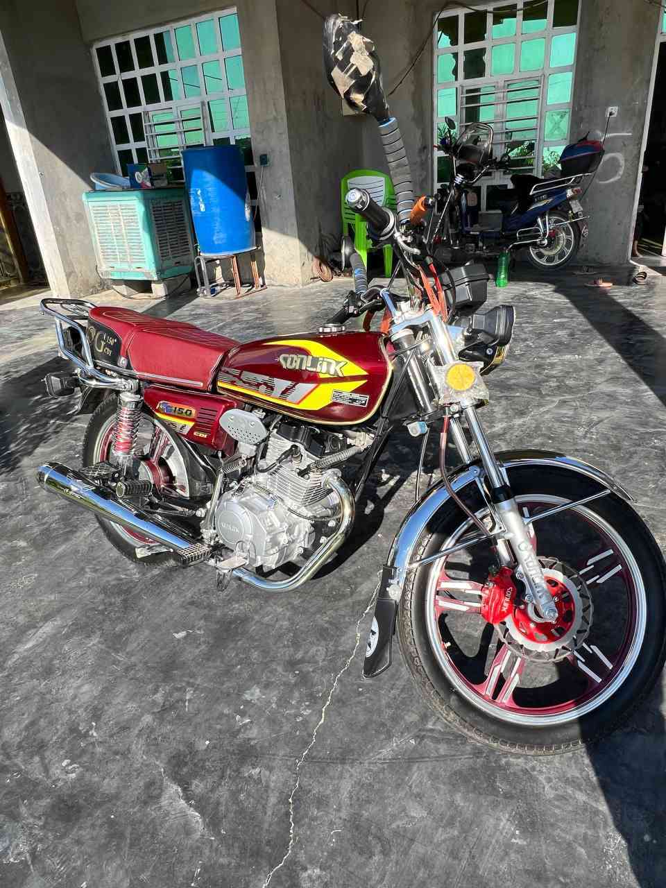 يا الله دراجه ايراني للبيع موديل 2024اوراق منفيس دراجة مال جناي ربع ماتحط عليه محرك  اسبانه ما ممدود علي فقط صلف مرات يشغل مرات لا
السعر 750و ولمو شراي لا يعلق ويكسر بحلال العالم مكاني فلوجة هذه رقمي للتواصل ***********متواجد عل خاص
