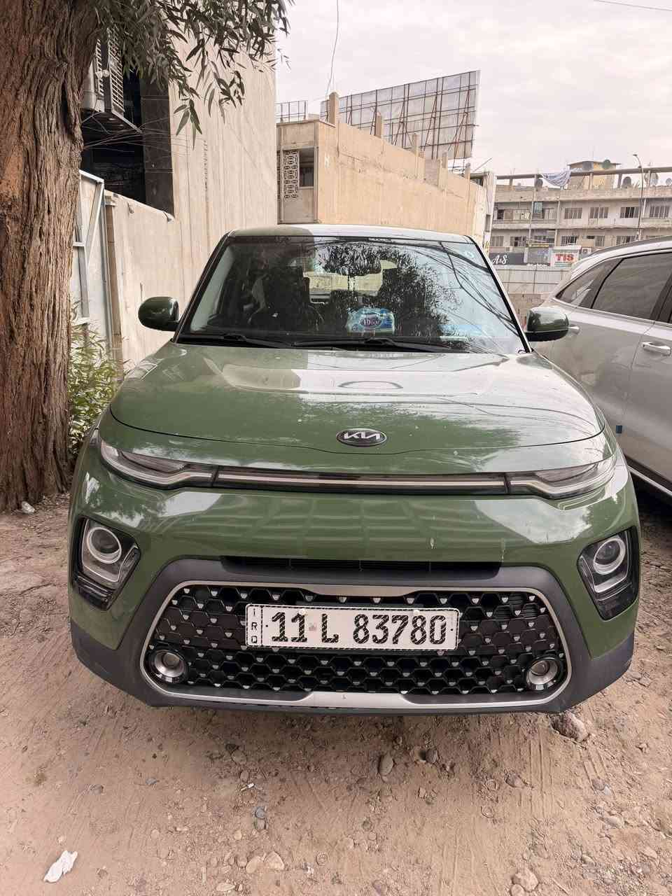 صول 2020 رقم بغداد انكليزي لون مميز اخضر زيتوني حادثها جاملغ خلفي فقط وبيها صبغ بأمريكا موضح بالسونار  بتاريخ اليوم 1-21-2026 الاربعاء. السياره بأسمي من المزاد لليوم ماشيه 77 الف كيلو فول مواصفات ماعدا الفتحة محرك الفين دوش
بغداد كراده داخل
سعرها 138
والي يريد يتاكد من ضربتها هذا رقم الشاصي
KNDJ33AU7L7041753
اخواني الموشراي ليتعبني
***********
