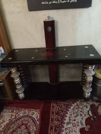 ميز استقبال • كبير • نضيف