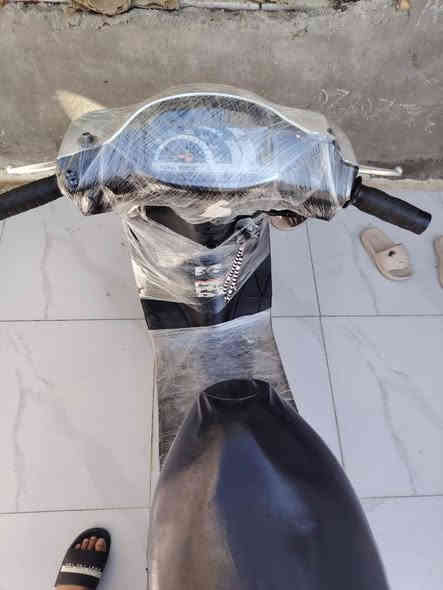 دراجه البيع مستخدمه قليل صارله شهر من طالعه من لوكيل  مكفوله ناعمه كهربايات كله شغاله سلف هندر كامله  مكان المجر الكبير ستفسار تصل علا رقم 📱 ***********. ***********
